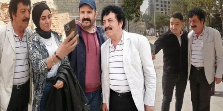 Müslüm Gürses’e benzerliğiyle dikkat çekiyor