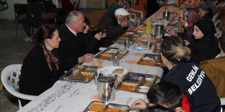 Gemlik’e Ramazan bereket ve neşesiyle geldi