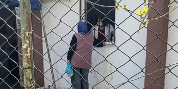 Sağlık ocağında pencereden muayene