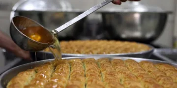 Gaziantep’te, günlük 60 ton baklava üretiliyor