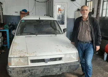 Çaldıkları araç çamura saplanınca kaçtılar