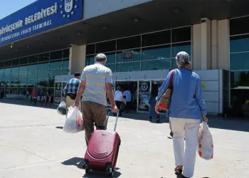 Bilet fiyatları artınca bayramda seyahatler azaldı