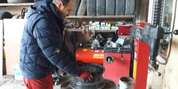 15 yıldır görmeden bu işi yapıyor