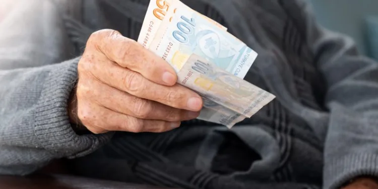 Döviz kurunda günün ilk rakamları