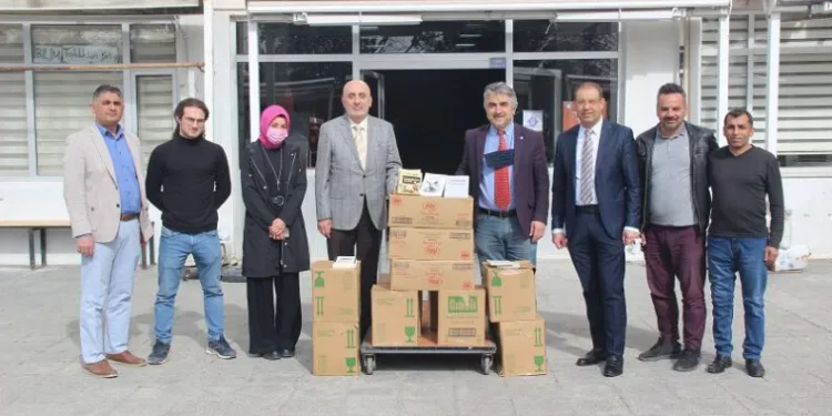 BUÜ’den Yusufeli’ne kitap bağışı