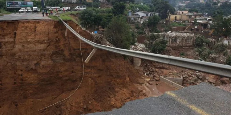Güney Afrika’da sel felaketi: 306 ölü