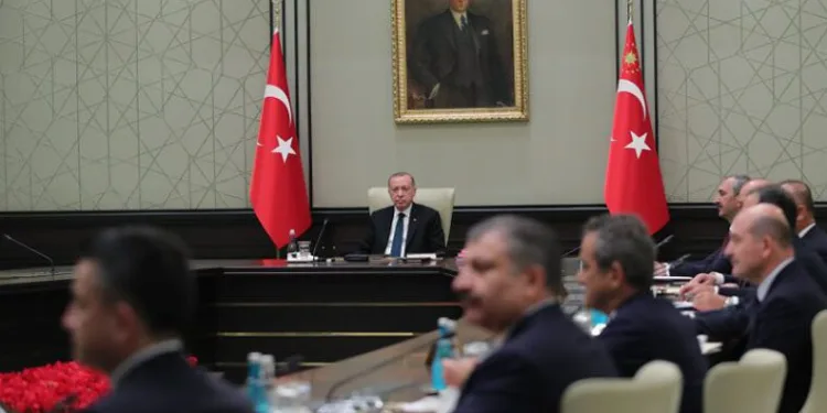 Kabine toplanıyor! İşte masadaki konular
