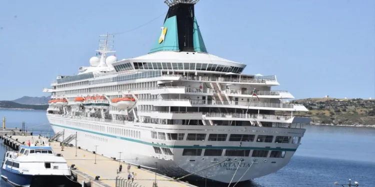 Bodrum’a sezonun ilk kruvaziyeri geldi