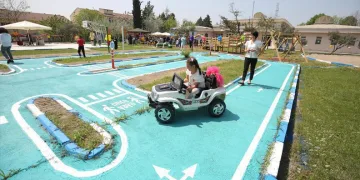 Özel çocukların parkı dayanışmayla yenilendi