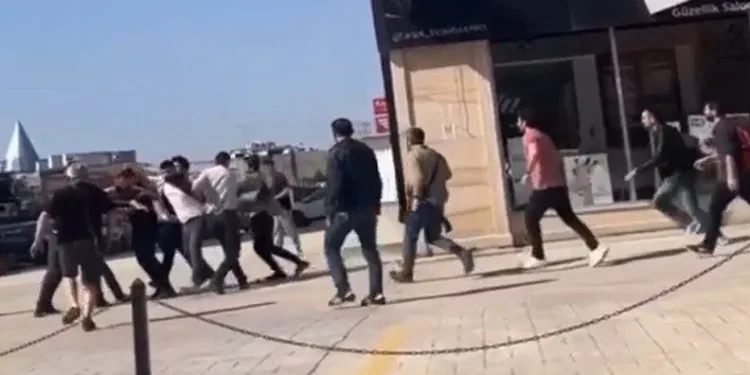 Bursa’da kız meselesi yüzünden birbirlerine girdiler