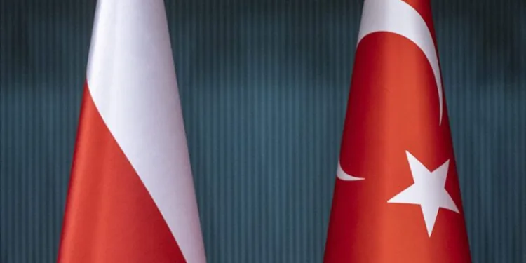 Türkiye’den Polonya’ya vize muafiyeti