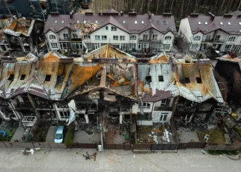 Rus askerleri çekildi geriye enkaz kaldı