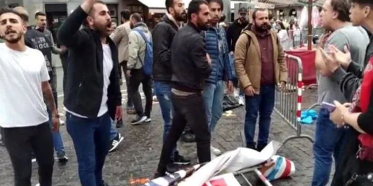PKK yandaşları Türklere saldırdı