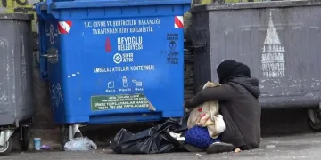 Dilencinin üzerinden 1850 lira çıktı