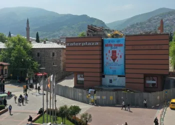 Boyner binasının yıkımına başlandı