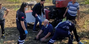 Bursa’da devrilen traktörün altından sağ çıktı