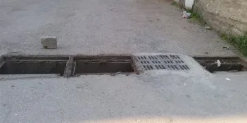 Bursa’da yağmur suyu mazgallarını çaldılar