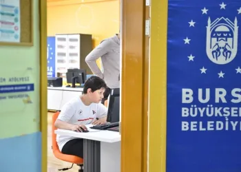 Bursa Büyükşehir’den eğitime teknoloji desteği