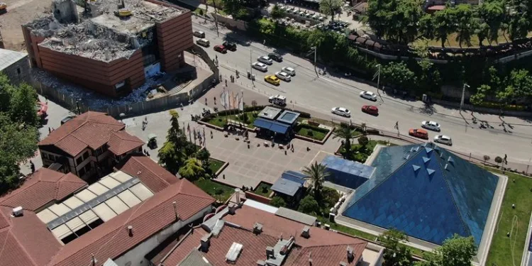 Zafer Plaza’da meydana gelen çökme neden yaşandı?
