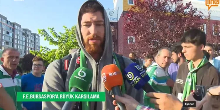 F. E. Bursaspor’a Bursa’da coşkulu karşılama