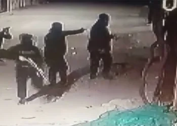 Kurşunladıkları evi ertesi gün yaktılar