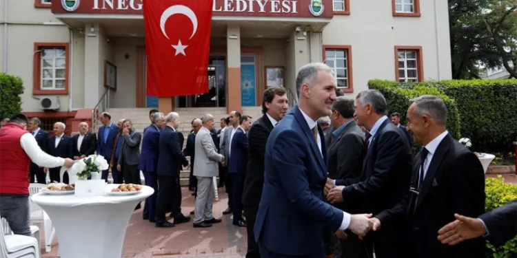 İnegöl protokolü bayramda bir araya geldi