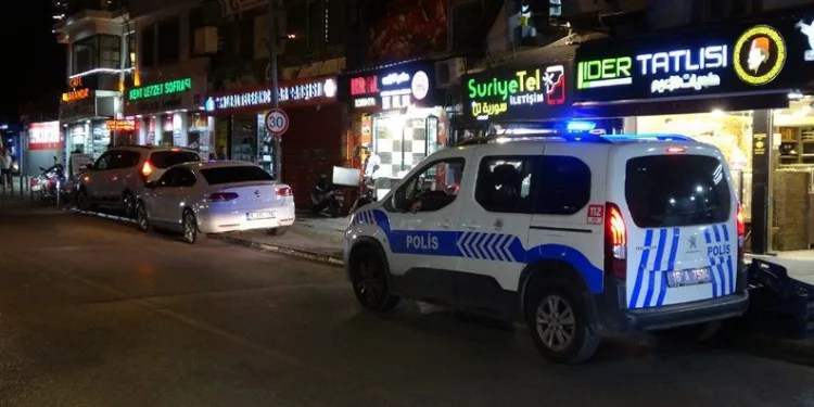 Bursa’da 17 yaşındaki genç sokak ortasında bıçaklandı