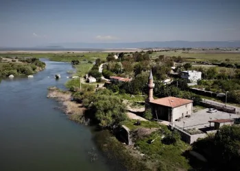 Bursa’da 614 yıllık tarihi cami manzarasıyla büyülüyor