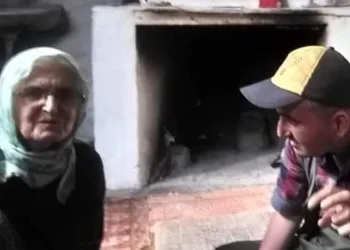 Anne ve oğlu yangında öldü