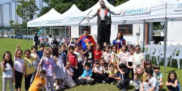 Minik öğrenciler spor şenliğinde buluştu