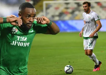 Bursaspor’da 2 oyuncuyla yollar ayrıldı