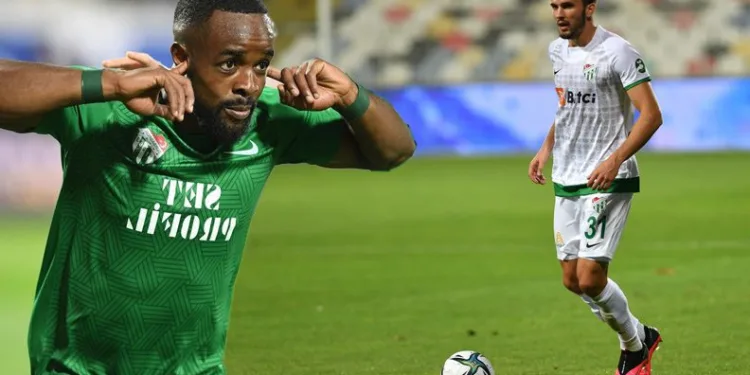 Bursaspor’da 2 oyuncuyla yollar ayrıldı