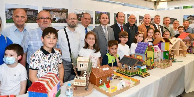 100 Ev ve Konak Sergisi Bursa Mustafakemalpaşa’da açıldı