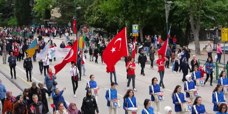 Bursa’da 19 Mayıs coşkuyla kutlandı
