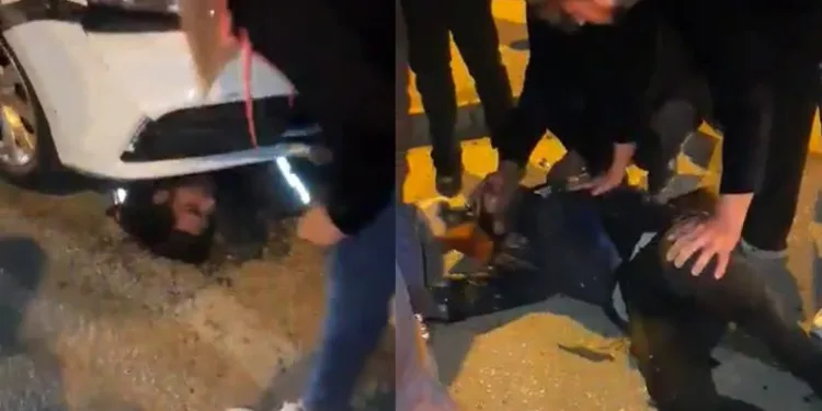 Bursa’da moto kurye kazada otomobilin altında kaldı