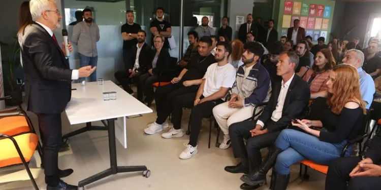 Başkan Erdem gençlerle buluştu