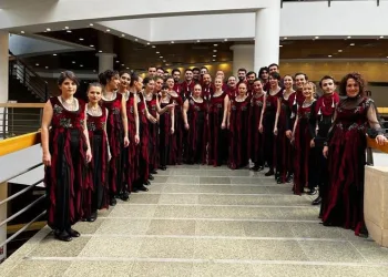 Nilüfer’in korolarına İzmir’de başarı ödülü