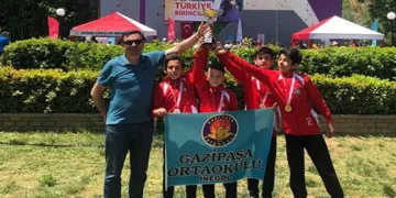 Spor tırmanış Türkiye şampiyonları İnegöl’den