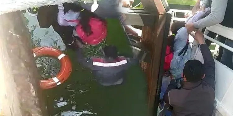 Bursa’da iskelede dolaşırken denize düştü