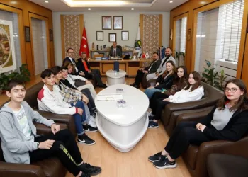 Başkan Taban halk dansları topluluğunu ağırladı