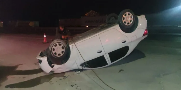 Takla atan otomobilden yaralı kurtuldu