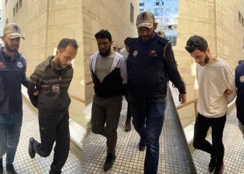 Bursa’da 3 DEAŞ bombacısı adliyeye sevk edildi