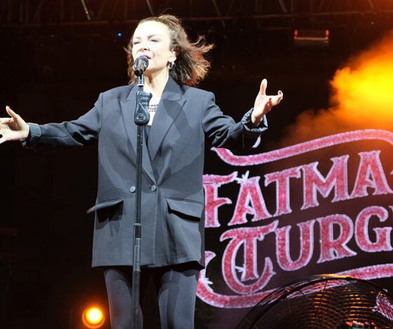 Fatma Turgut Bursa Gençlik Festivali'nde sahne aldı