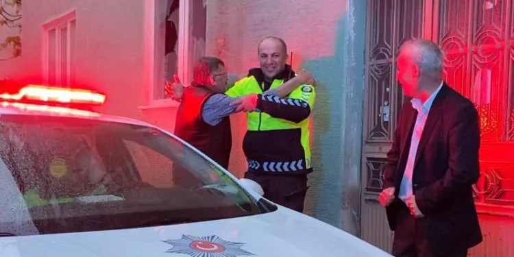 Bursa’da alkollü sürücü polise sarılarak bayramlaştı