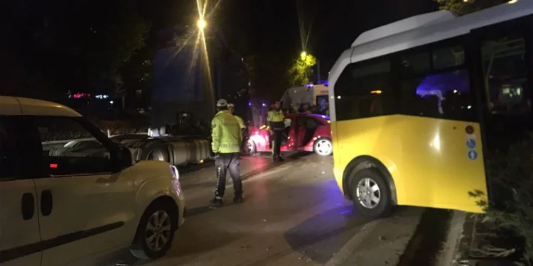 Bursa’da zincirleme kazada 3 kişi yaralandı
