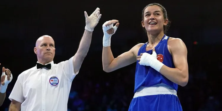 Hatice Akbaş 54 kiloda dünya şampiyonu oldu
