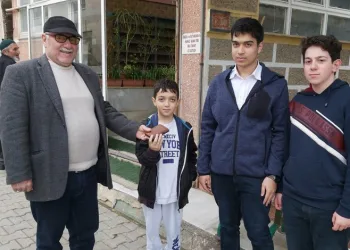 Bursa’da küçük çocuktan örnek davranış