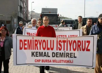 Kemal Demirel hayatını kaybetti