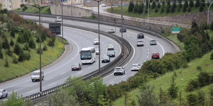 Tatilcilerin bayram dönüşü başladı