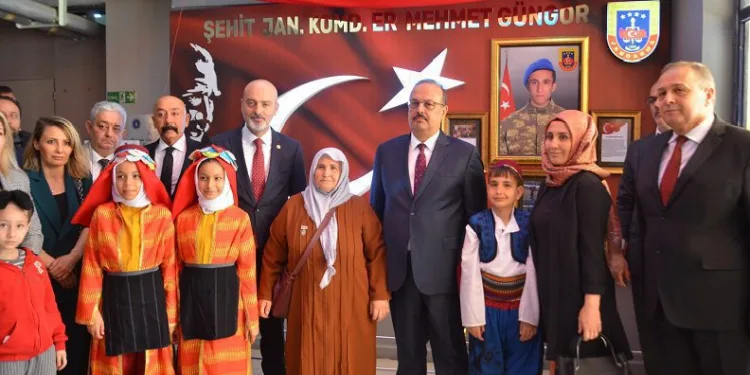 Şehit Mehmet Güngör Okulu şehit köşesi açıldı